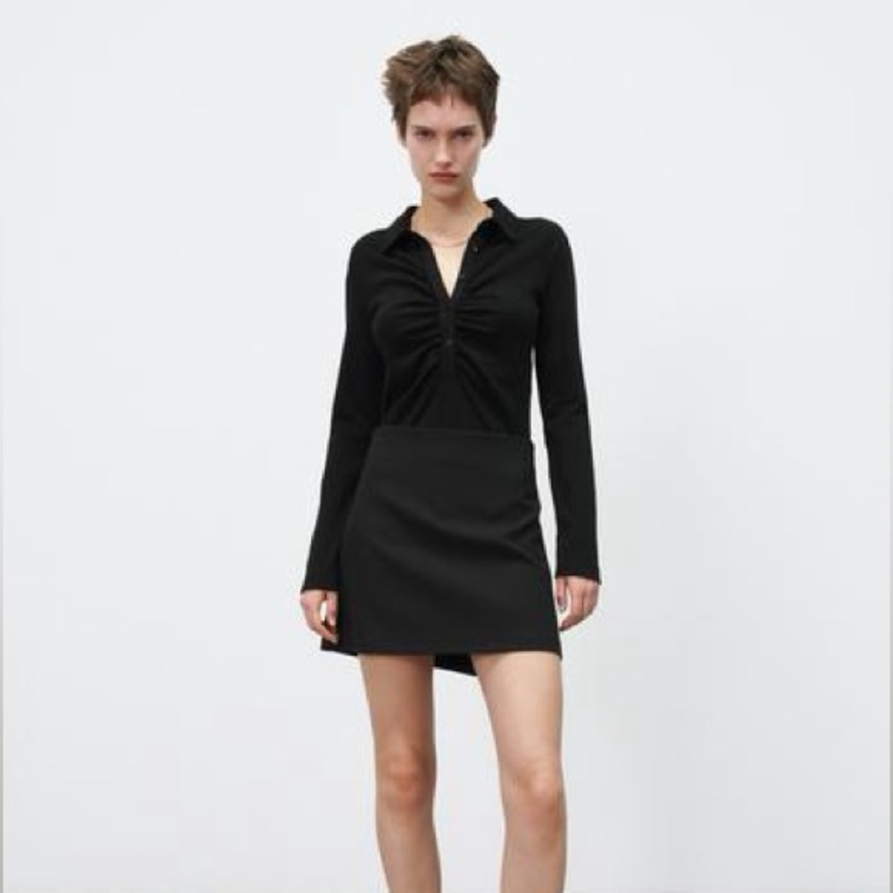 Zara Ruched Polo Bodysuit in Black. Size Medium